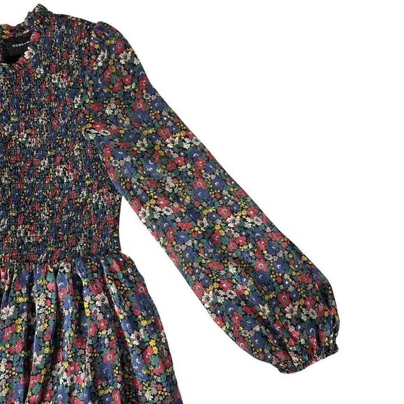 Code X Mode Smocked Floral Dress size Medium - Picture 5 of 8